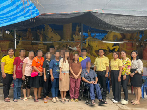 พก. โดย ศพอ.บ้านทองพูนเผ่าพนัสจังหวัดอุบลราชธานี ร่วมกิจกรรมแกะสลักเทียนพรรษา