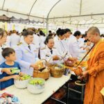 28-07-68 ตักบาตรเฉลิมพระเกียรติพระบาทสมเด็จพระเจ้าอยู่หัว 4