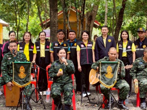 พก. โดย ศพอ.บ้านทองพูนเผ่าพนัส จังหวัดอุบลราชธานี  ลงพื้นที่จัดกิจกรรมช่วยเหลือกลุ่มเปราะบาง ตามแนวชายแดนไทย – กัมพูชา